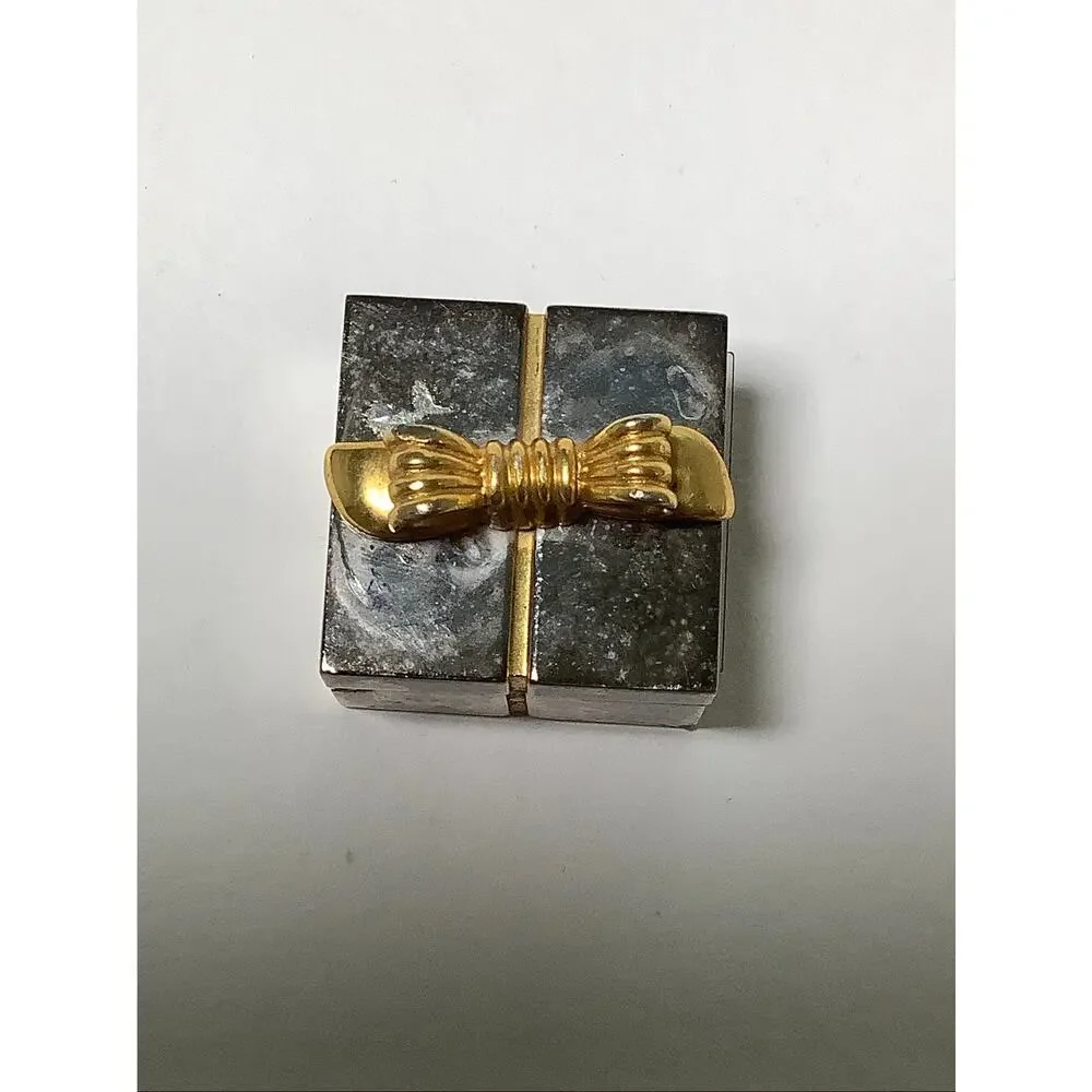 Vintage 1996 Gold Bow Silver Tone Miniature Present Box Desk Clock Gift E3-14